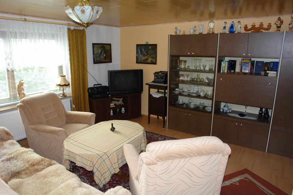 Ferienwohnung Bimmelbahn-Blick Neudorf  الغرفة الصورة