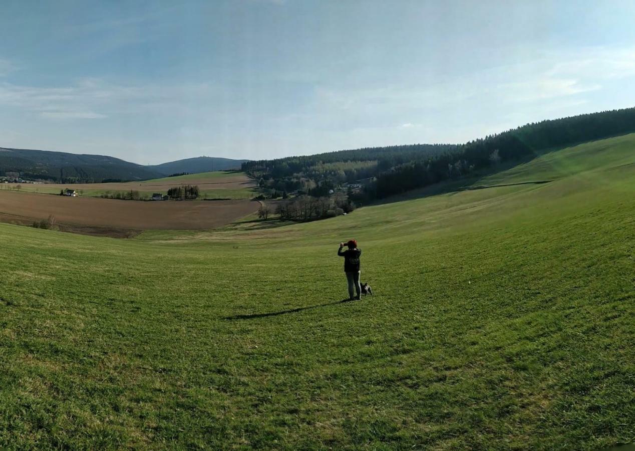 Ferienwohnung Bimmelbahn-Blick Neudorf  المظهر الخارجي الصورة