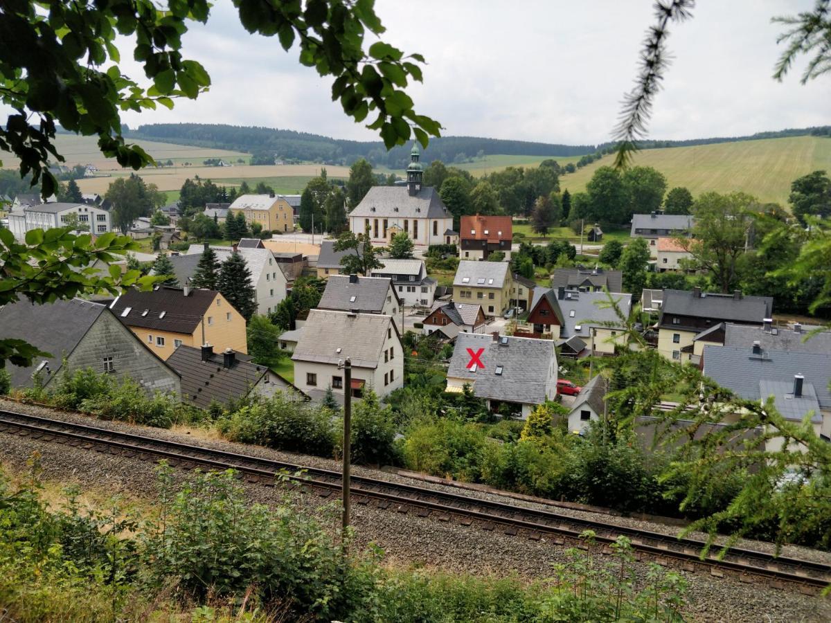 Ferienwohnung Bimmelbahn-Blick Neudorf  المظهر الخارجي الصورة